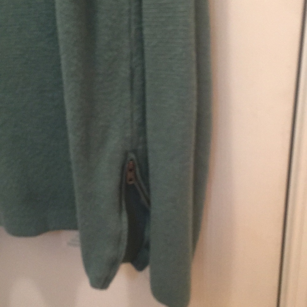 Sweater - Picture 2 of 3